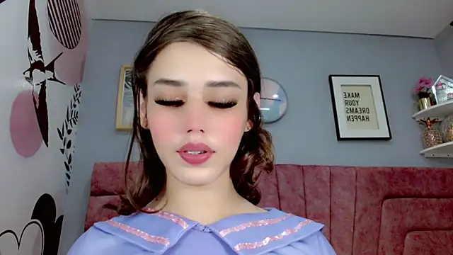 ValeriaAguilar online show from February 13, 2025, 8:03 pm