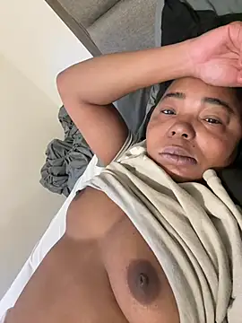 JCCaramelbarbie1 online show from January 13, 2025, 1:17 pm