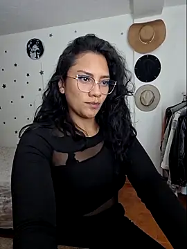 Thaliacooper  online show from October 19, 2025, 1:52 am