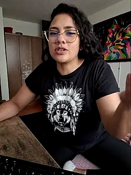Snapshot of Thaliacooper_ chatting on July 8, 2026, 6:08 pm Thaliacooper online show from July 8, 2026, 6:08 pm