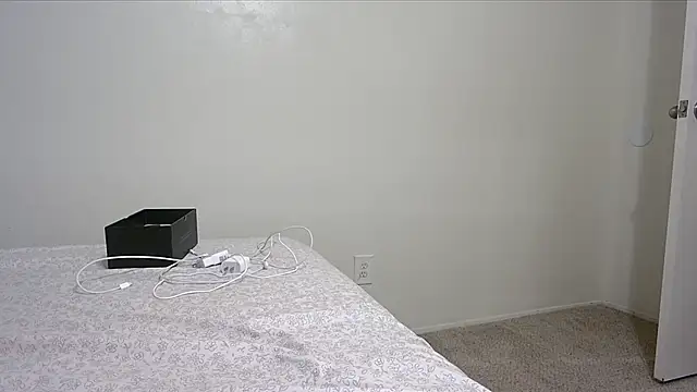 Snapshot of QueenLolaX chatting on November 3, 2025, 6:29 am QueenLolaX online show from November 3, 2025, 6:29 am