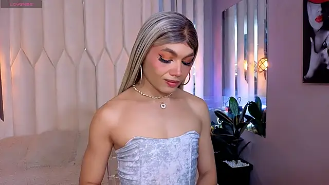Snapshot of Megan_Do_Santos chatting on April 15, 2026, 1:59 pm Megan Do Santos online show from April 15, 2026, 1:59 pm