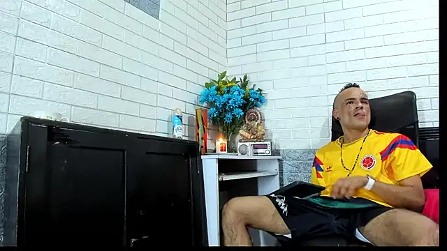 Snapshot of GeorgeZarrate chatting on June 27, 2026, 7:20 pm GeorgeZarrate online show from June 27, 2026, 7:20 pm