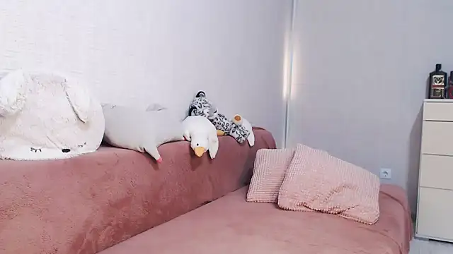 lovely hayley online show from July 9, 2026, 10:20 pm