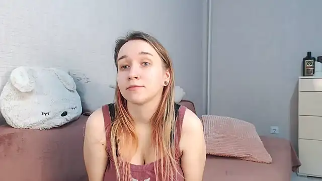 lovely hayley online show from February 7, 2026, 9:01 pm