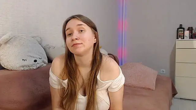 Snapshot of lovely_hayley chatting on February 5, 2025, 12:31 am lovely hayley online show from February 5, 2025, 12:31 am