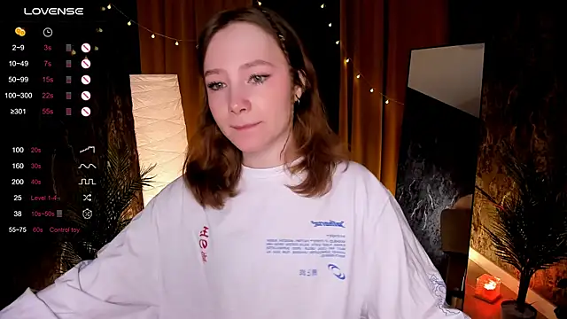 Snapshot of LanaBlu_ chatting on November 16, 2025, 6:18 am LanaBlu online show from November 16, 2025, 6:18 am