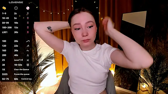 Snapshot of LanaBlu_ chatting on November 28, 2025, 2:23 am LanaBlu online show from November 28, 2025, 2:23 am