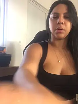 bellinii07 online show from April 19, 2026, 2:29 pm