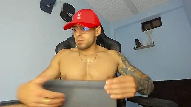 Snapshot of _Poseidon1_ chatting on March 1, 2025, 10:10 pm Poseidon1 online show from March 1, 2025, 10:10 pm