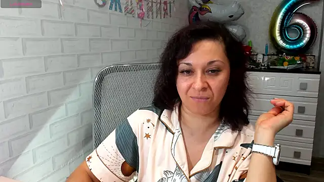 Snapshot of TeasyLana chatting on February 22, 2026, 7:59 pm TeasyLana online show from February 22, 2026, 7:59 pm
