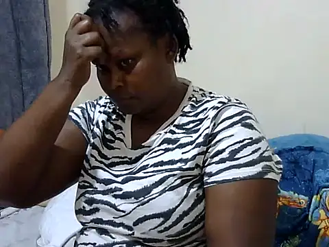 Snapshot of Pretty_lilly02 chatting on April 6, 2026, 7:37 pm Pretty lilly02 online show from April 6, 2026, 7:37 pm