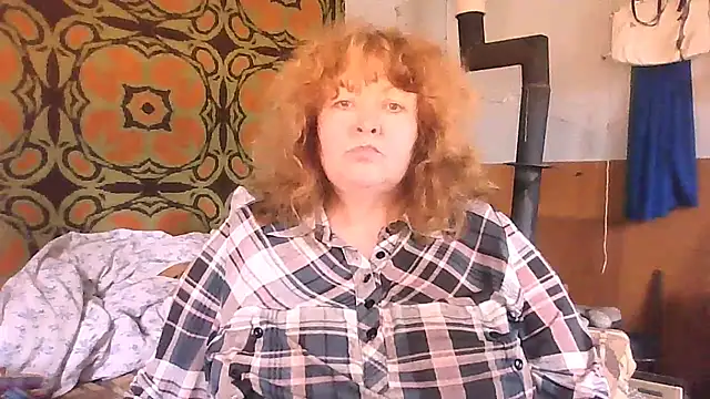 Snapshot of RoseRed69 chatting on May 21, 2026, 4:32 am RoseRed69 online show from May 21, 2026, 4:32 am