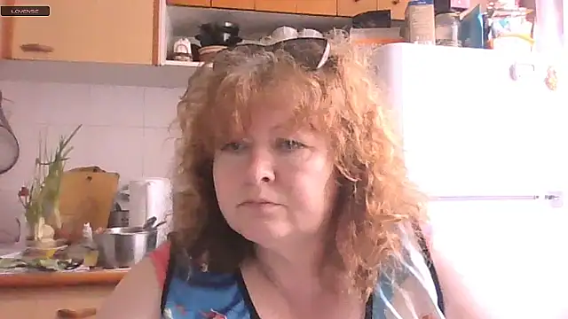 Snapshot of RoseRed69 chatting on May 28, 2026, 4:09 am RoseRed69 online show from May 28, 2026, 4:09 am