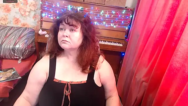 Snapshot of RoseRed69 chatting on March 6, 2026, 4:07 am RoseRed69 online show from March 6, 2026, 4:07 am