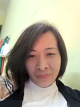 Snapshot of Sweets24 chatting on February 19, 2025, 3:05 pm Sweets24 online show from February 19, 2025, 3:05 pm