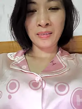 Snapshot of Sweets24 chatting on September 28, 2025, 2:57 pm Sweets24 online show from September 28, 2025, 2:57 pm
