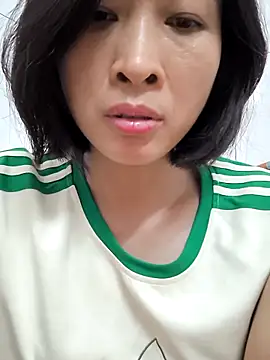 Snapshot of Sweets24 chatting on October 4, 2025, 2:35 am Sweets24 online show from October 4, 2025, 2:35 am