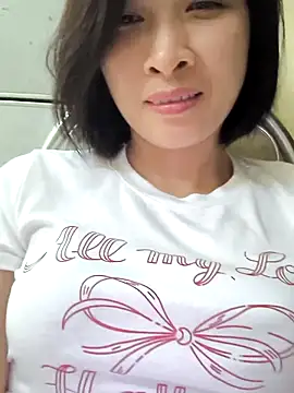 Snapshot of Sweets24 chatting on September 20, 2025, 2:44 pm Sweets24 online show from September 20, 2025, 2:44 pm