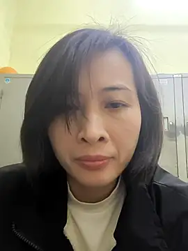Snapshot of Sweets24 chatting on March 7, 2025, 3:28 pm Sweets24 online show from March 7, 2025, 3:28 pm