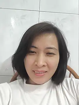 Snapshot of Sweets24 chatting on March 18, 2025, 6:17 am Sweets24 online show from March 18, 2025, 6:17 am