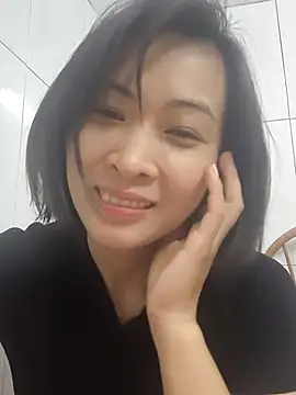 Snapshot of Sweets24 chatting on March 18, 2025, 12:28 pm Sweets24 online show from March 18, 2025, 12:28 pm