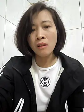 Snapshot of Sweets24 chatting on March 2, 2025, 10:45 pm Sweets24 online show from March 2, 2025, 10:45 pm