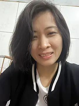 Snapshot of Sweets24 chatting on March 12, 2025, 4:51 am Sweets24 online show from March 12, 2025, 4:51 am