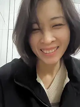 Snapshot of Sweets24 chatting on February 25, 2025, 11:15 pm Sweets24 online show from February 25, 2025, 11:15 pm