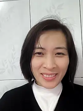 Snapshot of Sweets24 chatting on February 18, 2025, 1:00 pm Sweets24 online show from February 18, 2025, 1:00 pm
