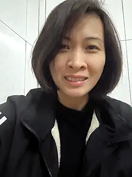 Snapshot of Sweets24 chatting on February 27, 2025, 2:10 pm Sweets24 online show from February 27, 2025, 2:10 pm