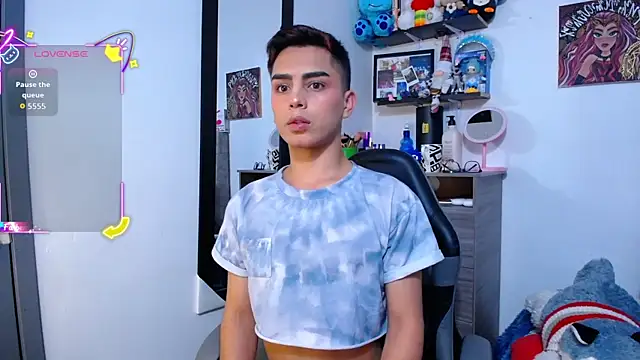 Snapshot of OwenBluee chatting on February 25, 2026, 6:57 am OwenBluee online show from February 25, 2026, 6:57 am