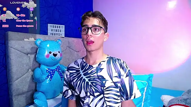 OwenBluee online show from February 25, 2025, 7:09 am