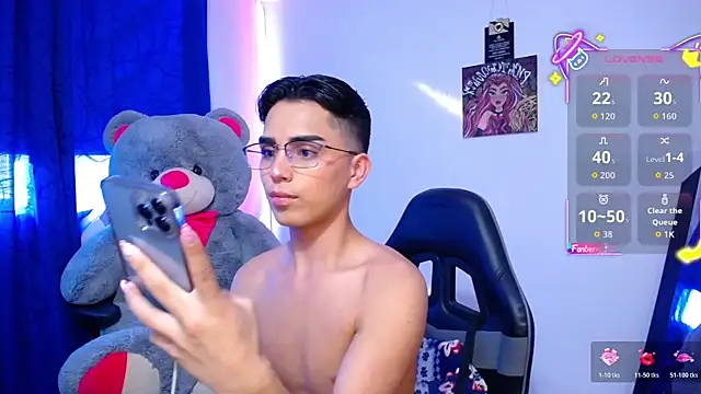 OwenBluee online show from June 26, 2026, 9:20 pm