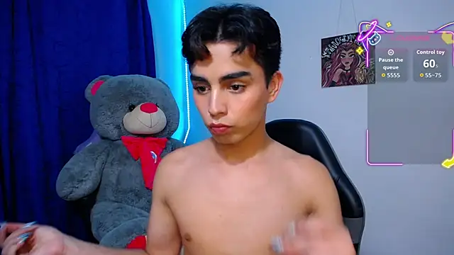 OwenBluee online show from May 12, 2026, 7:49 am