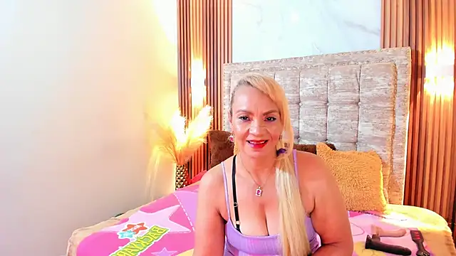 Snapshot of AnastasiaTaylor_ chatting on March 21, 2025, 7:00 am AnastasiaTaylor online show from March 21, 2025, 7:00 am