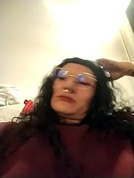 Snapshot of Zafiro_subversiva chatting on November 16, 2025, 9:14 am Zafiro subversiva online show from November 16, 2025, 9:14 am