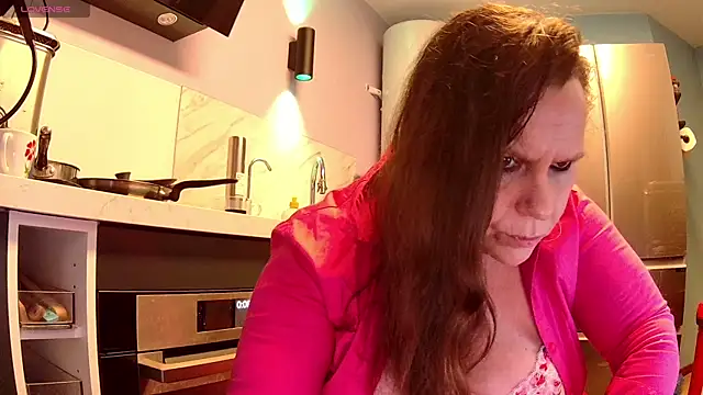 Endrocleia online show from March 14, 2025, 11:11 pm