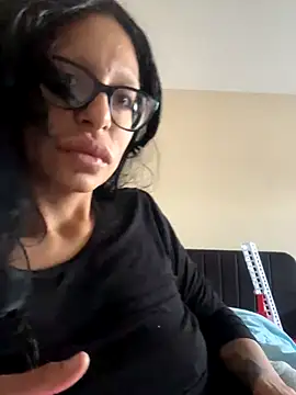 myloveforyouu online show from October 20, 2025, 1:44 pm