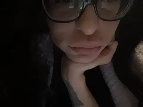 Snapshot of myloveforyouu chatting on January 20, 2025, 4:01 pm myloveforyouu online show from January 20, 2025, 4:01 pm