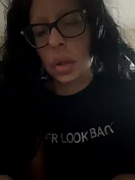 Snapshot of myloveforyouu chatting on December 1, 2025, 2:29 pm myloveforyouu online show from December 1, 2025, 2:29 pm