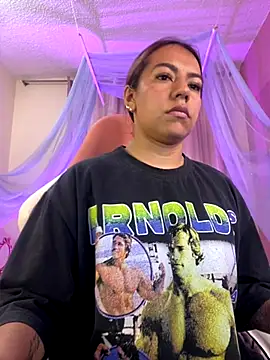 Ivann4 online show from October 16, 2025, 9:01 pm