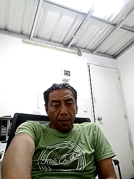 Snapshot of Romeoblues chatting on March 8, 2025, 5:17 am Romeoblues online show from March 8, 2025, 5:17 am