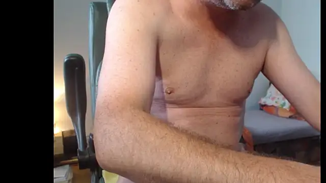 Snapshot of tuttiluss44 chatting on May 16, 2026, 6:56 am tuttiluss44 online show from May 16, 2026, 6:56 am