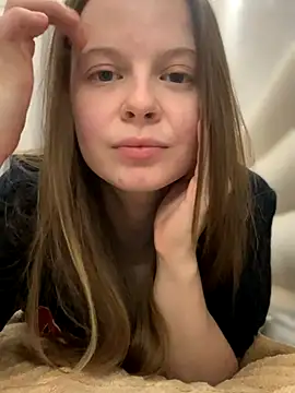 Snapshot of wrenlie chatting on November 15, 2025, 5:28 pm wrenlie online show from November 15, 2025, 5:28 pm