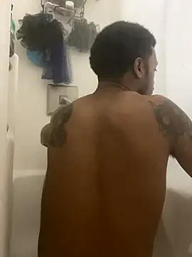 Snapshot of rayyymack chatting on December 19, 2025, 8:22 pm rayyymack online show from December 19, 2025, 8:22 pm