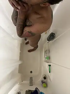 Snapshot of rayyymack chatting on January 9, 2026, 10:06 pm rayyymack online show from January 9, 2026, 10:06 pm