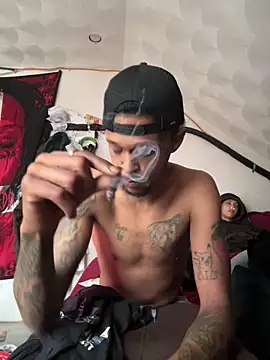 Snapshot of rayyymack chatting on February 21, 2026, 3:47 pm rayyymack online show from February 21, 2026, 3:47 pm