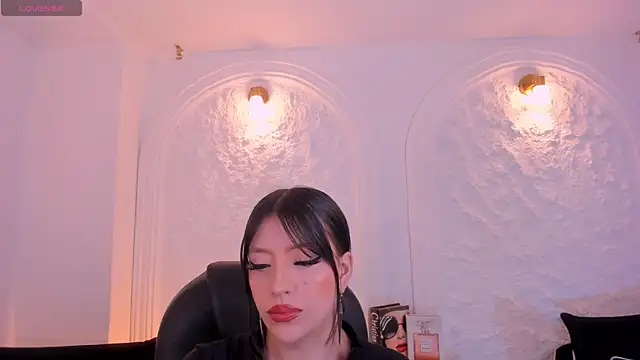 ValeriaRiveraX online show from March 23, 2026, 5:29 am