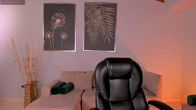 ValeriaRiveraX online show from December 14, 2025, 4:40 am